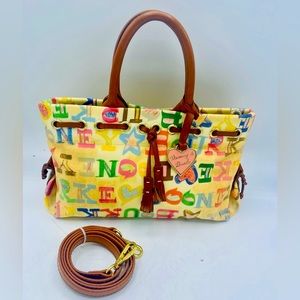 DOONEY & BOURKE MONOGRAM POLYVINYL COATED COTTON PURSE ,LOGO CHARM “PRISTINE” 🤩